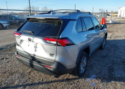 2024 Toyota Rav4 Xle z USA, uszkodzony, nr VIN 2T3P1RFV9RW448409